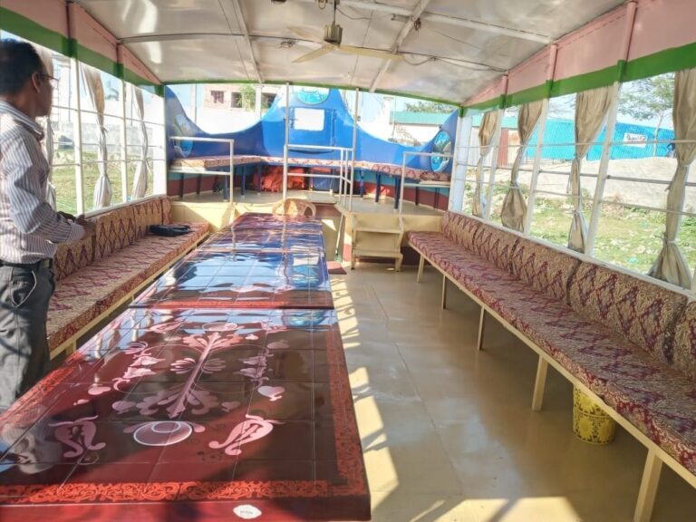 boat 1st floor