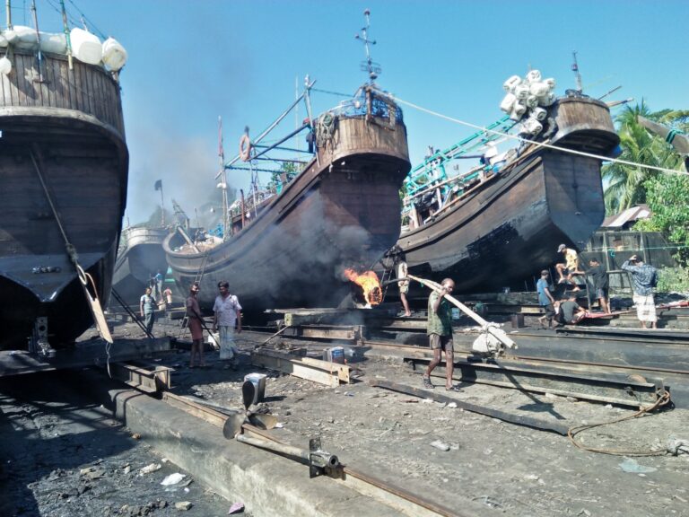 boat repairing