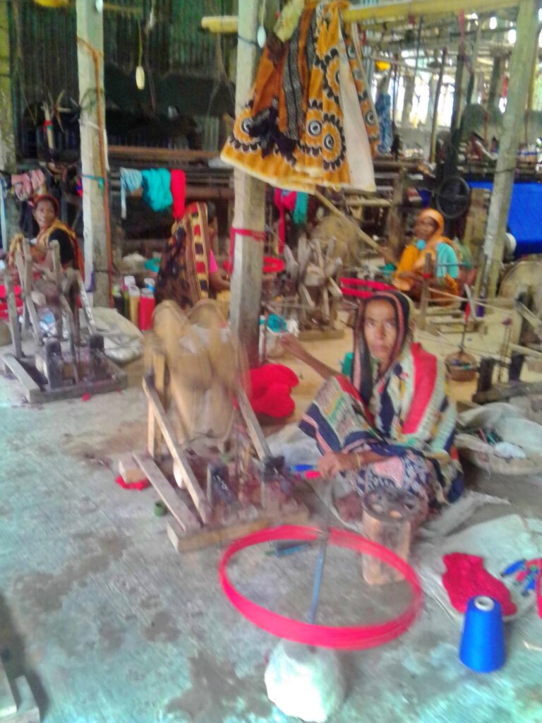 feamale weaver photo