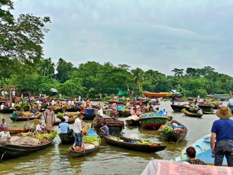 Floating market