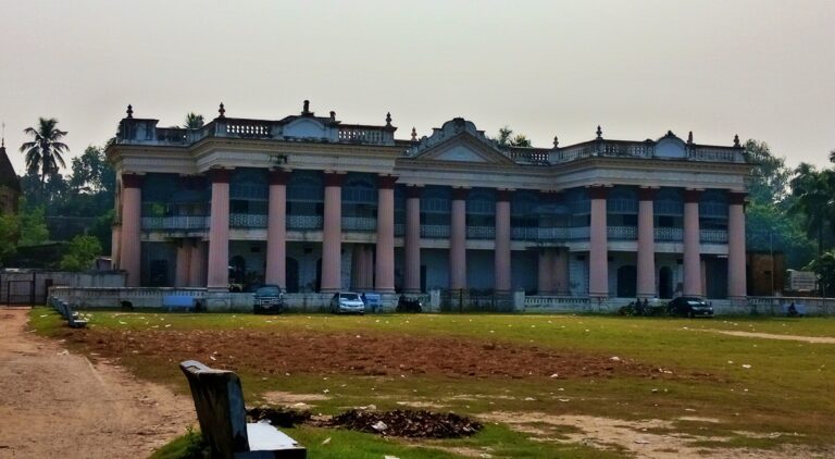 Puthia Palace complex