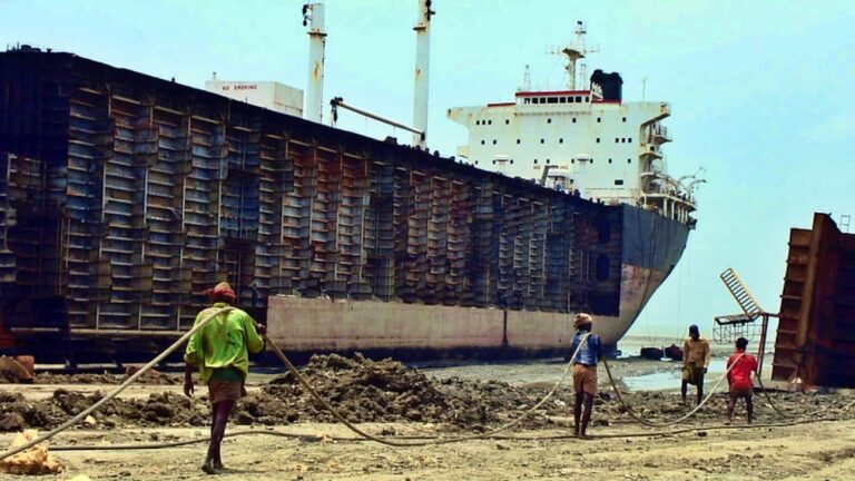 shipbreaking photography